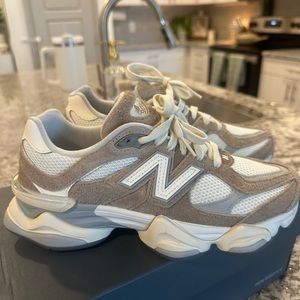 New Balance 9060 - Driftwood